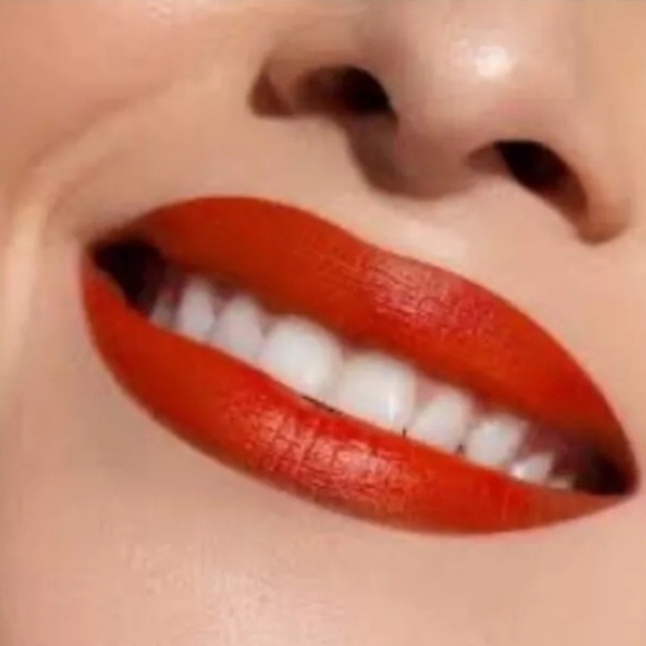 Covergirl limited edition lip color shade vintage ruby - Picture 1 of 8